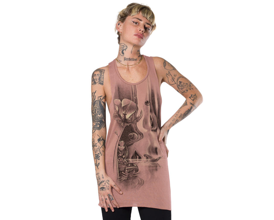 women tank top in pink with a digital print